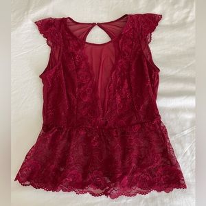 BKE Buckle Peplum Red Lace Top size small